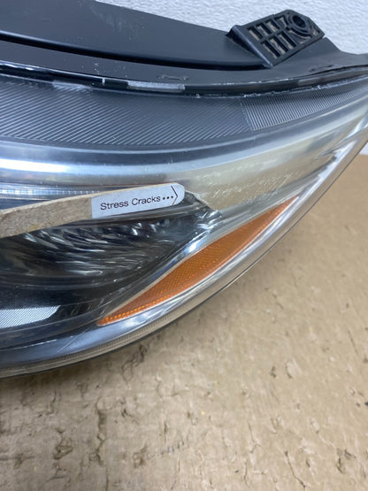 2014 to 2015 Kia Sorento Left Driver LH Side Headlight Halogen AF8444 DW4