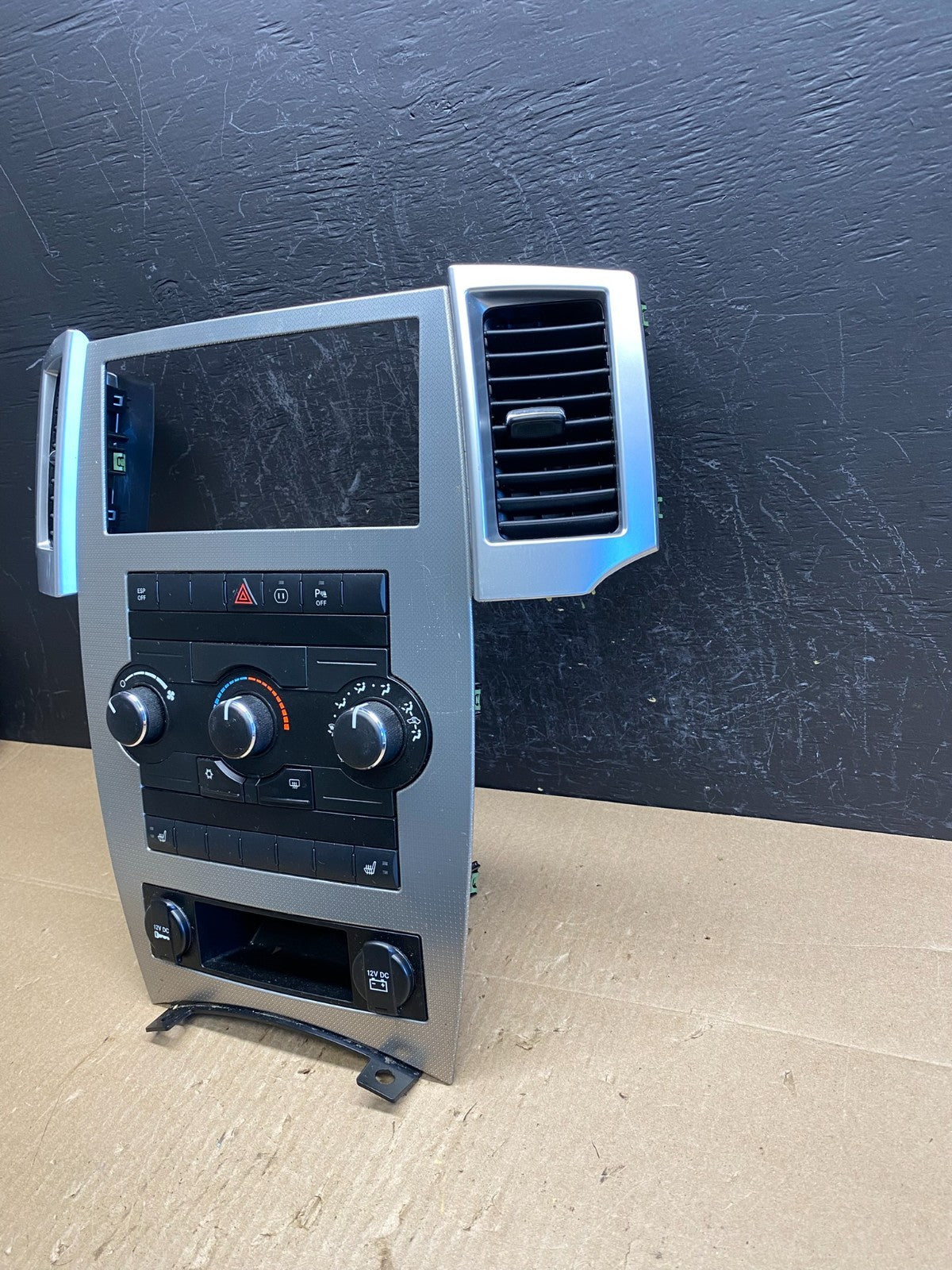 2008 2009 2010 Jeep Commander Grand Cherokee A/C Climate Control Bezel AC6479 DG1
