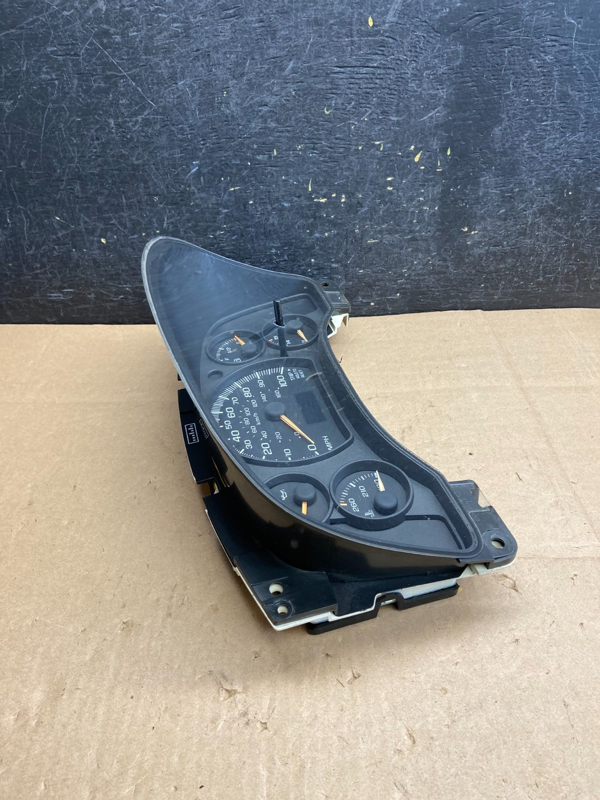 2003 to 2007 Chevrolet Express Speedometer Cluster Gauge ai3027 DG1