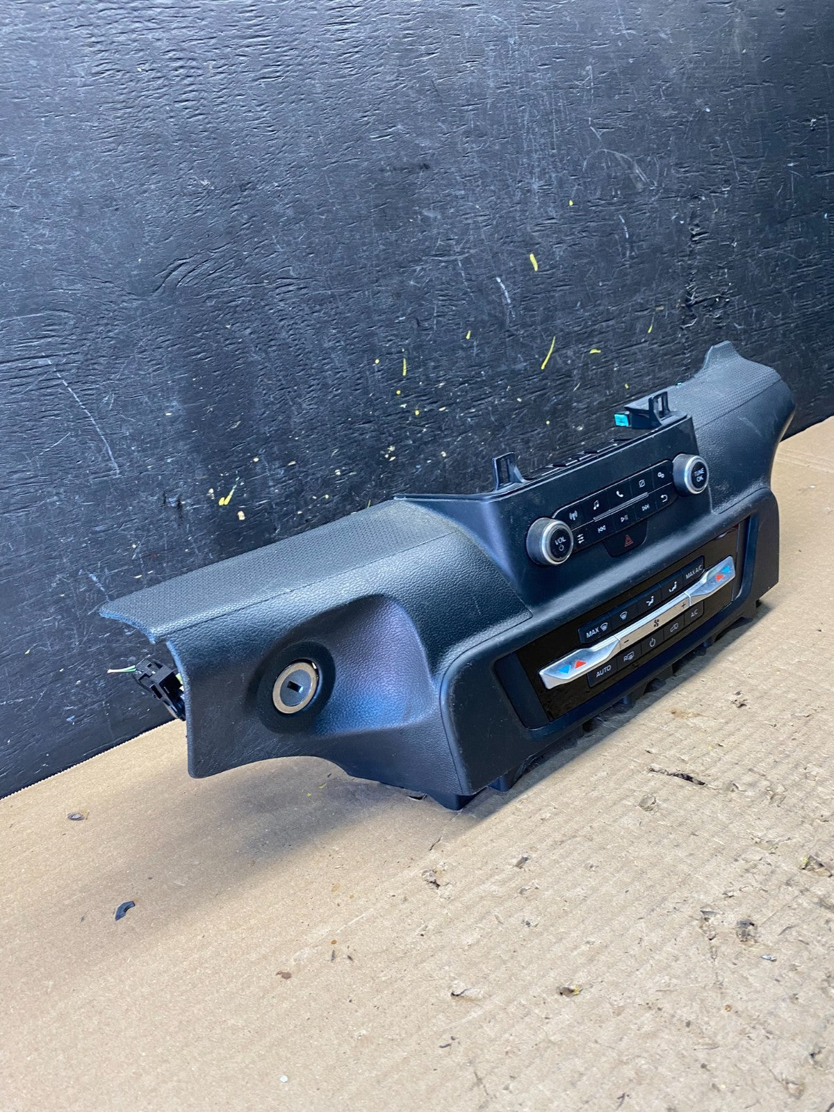 2020 to 2023 Ford  Explorer Radio Climate Control Panel Trim  Oem S3014 DG2