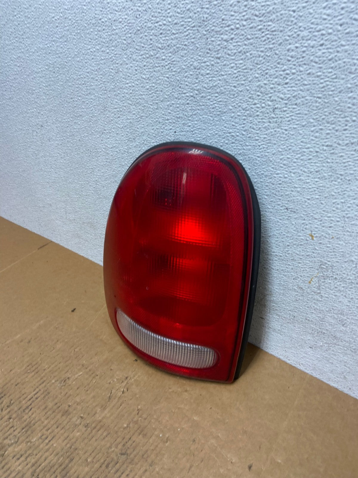 1998 to 2003 Dodge Durango Tail Light Left Driver LH Side AE0215 LK1