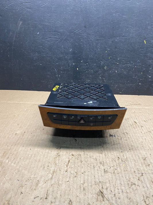 2006-2011 Mercedes W211 E350 E500 Center Console Switch Control Unit O7135 DG0