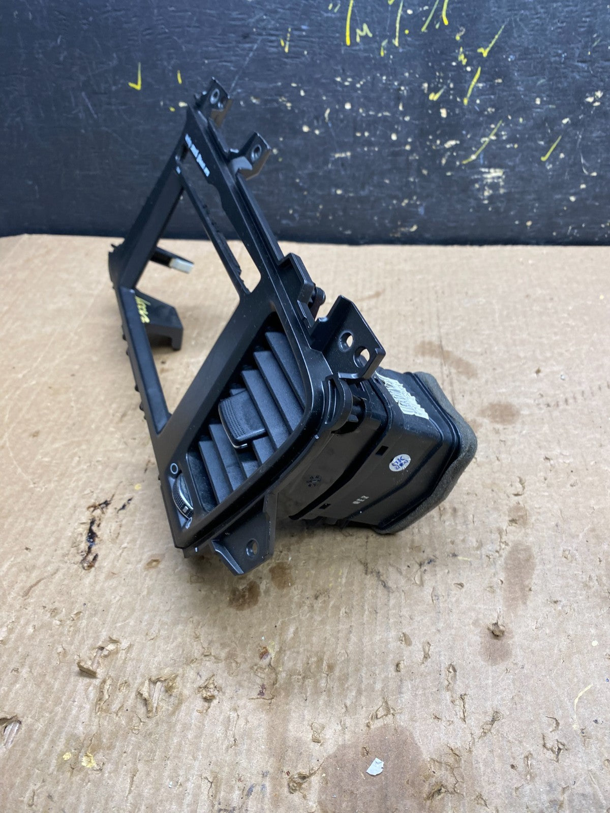 2011 2012 2013 Kia Optima Front  Dash Radio Bezel Trim Air Vent OEM Z4539 DG2