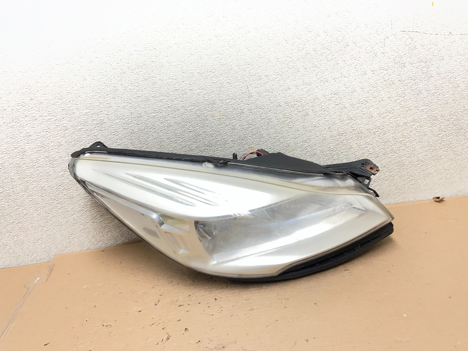 2013 - 2016 Ford Escape Headlight Right Passenger RH Side Halogen AB0170 DW0