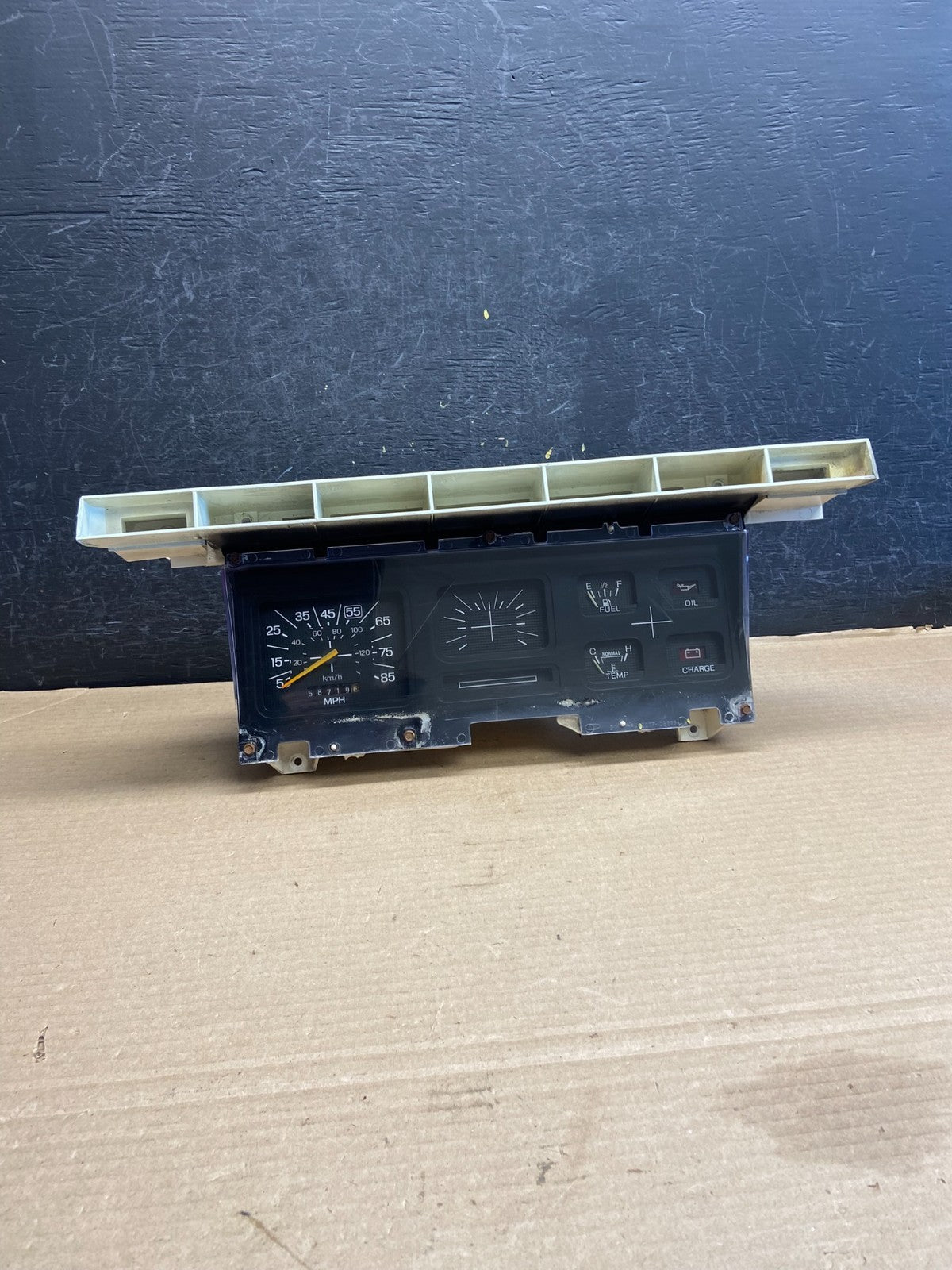 1980 to 1986 Ford F150 F250 F350 Bronco Speedometer Cluster Gauge ah1386 DG0