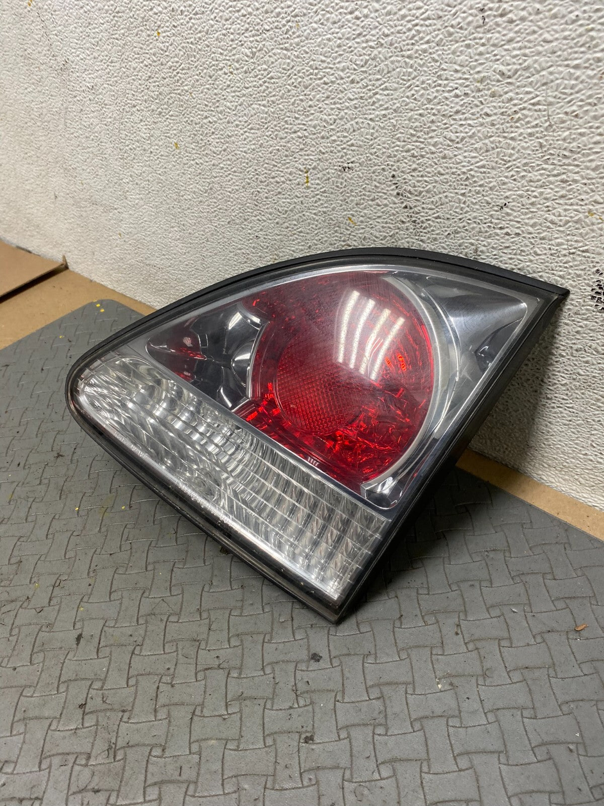 2000-2003 Lexus RX300 Right Passenger Side Rear Inner Tail Light Oem C5223 DG11