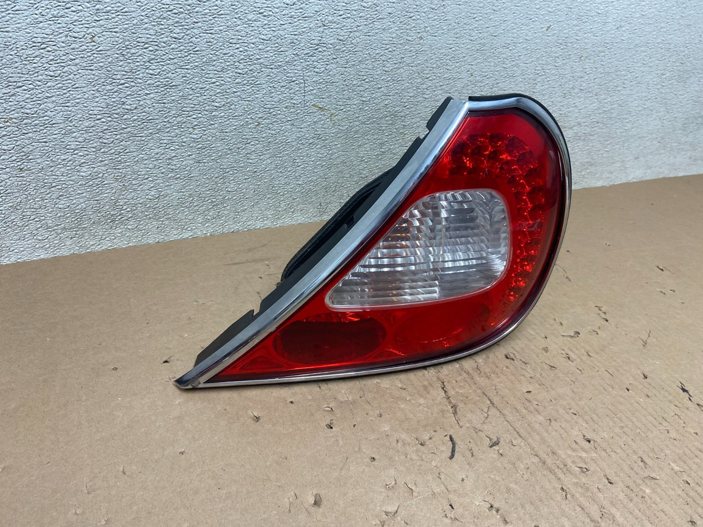 2008 to 2009 Jaguar XJ8 Right Passenger RH Side Tail Light OEM R5658 DG2