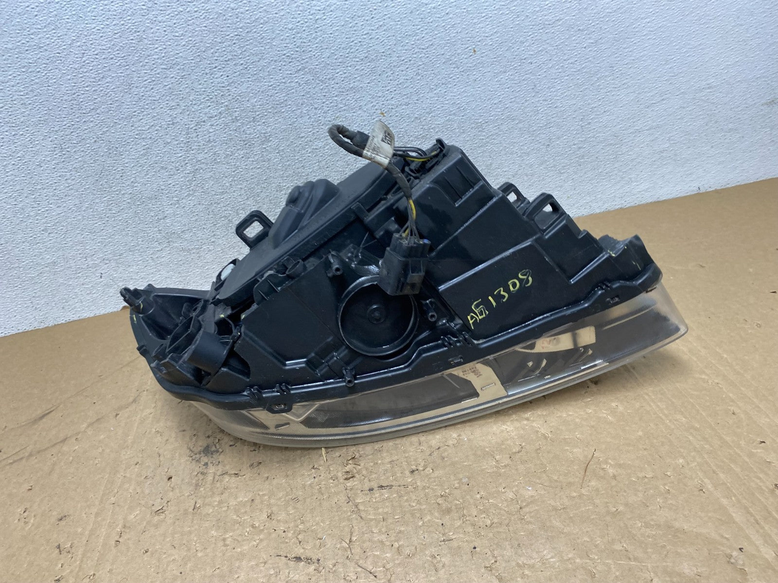 2014 to 2018 Volvo S60 Driver Left Driver LH Side Headlight AG1308 DG8