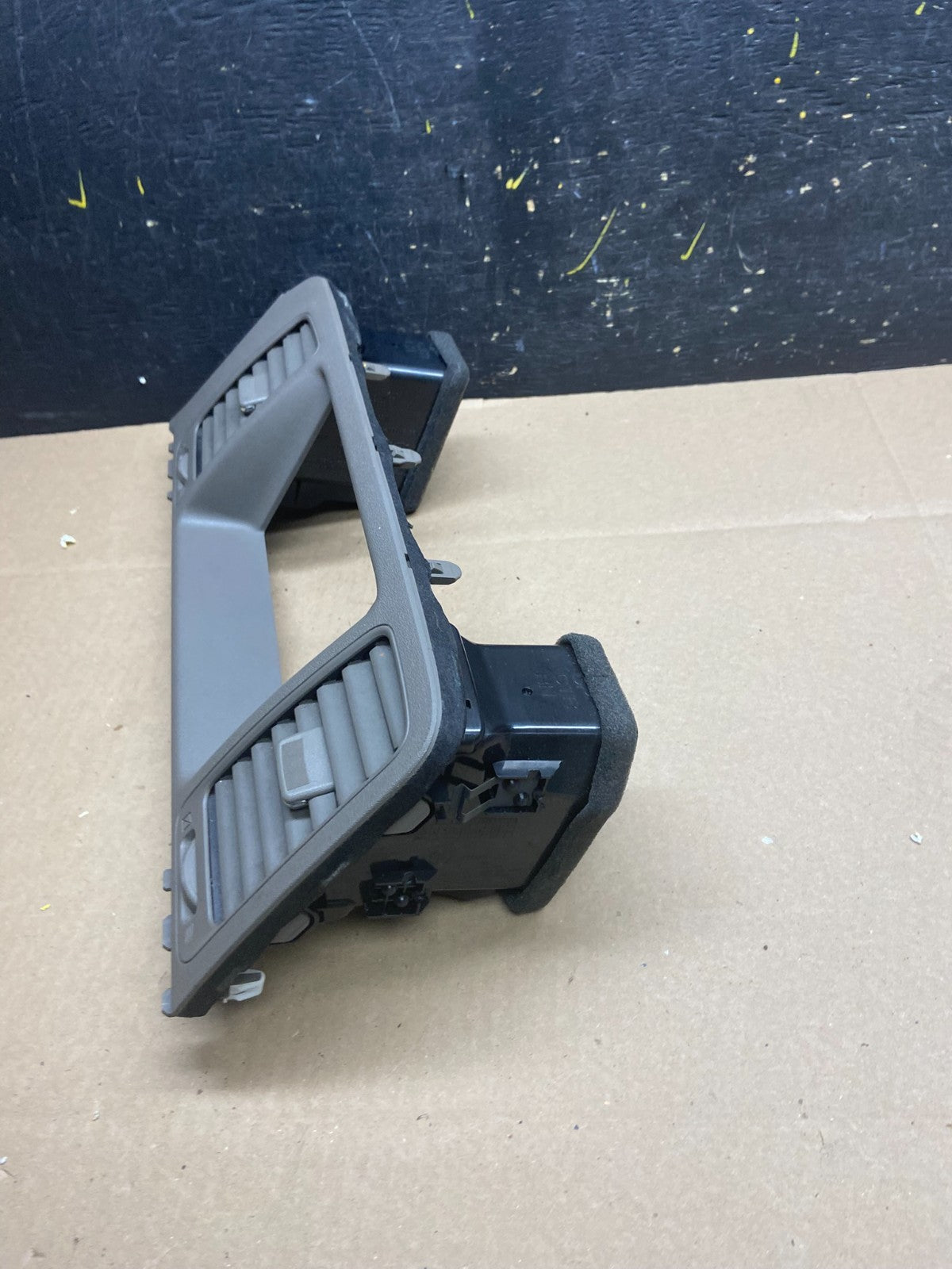 2009-2014 Nissan Murano Radio Center Console Display Bezel Air Vent OEM T9104 DG2