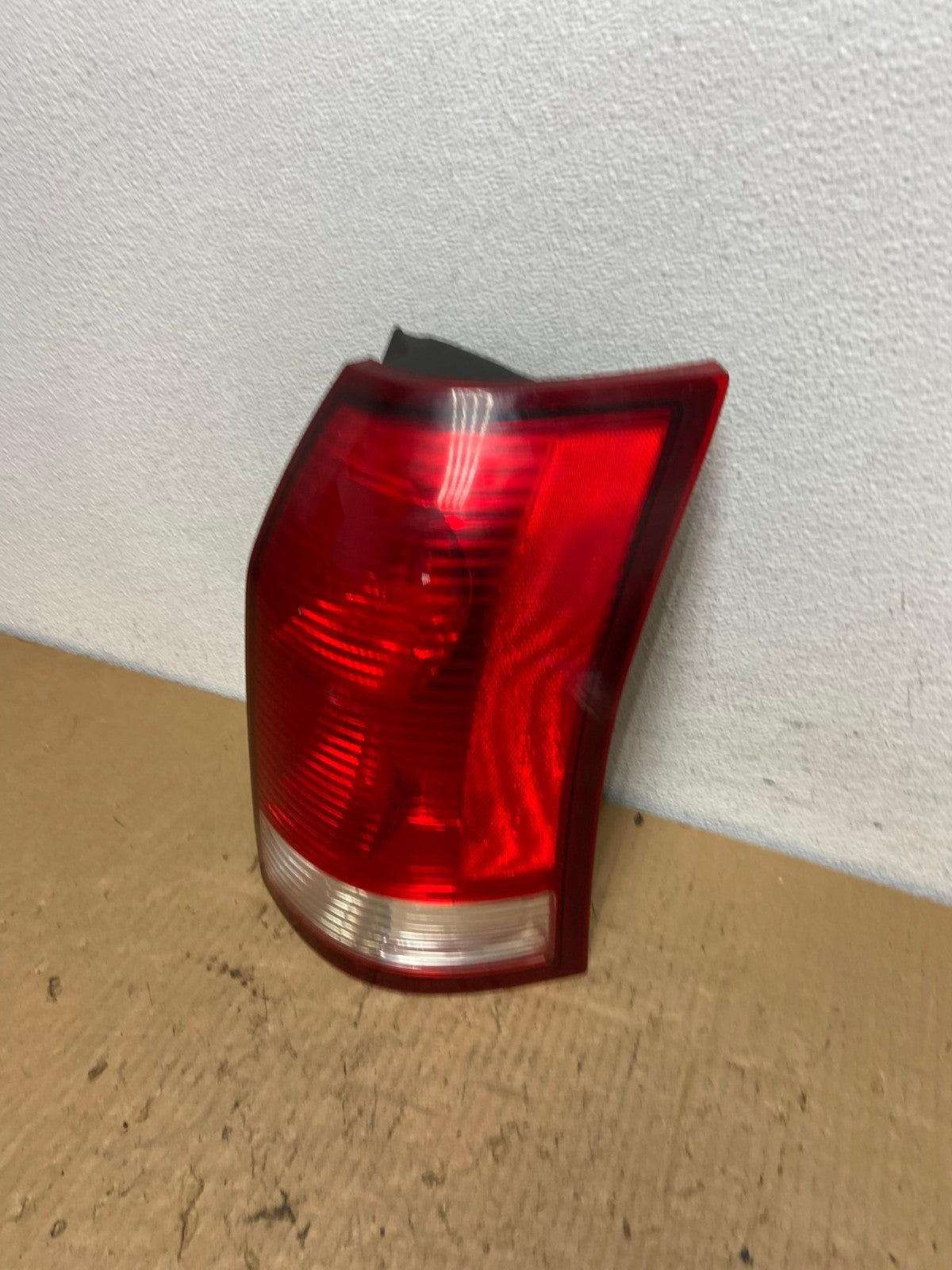 2004 to 2007 Saturn Vue Right Passenger Rh Side Tail Light AC8228 LK1