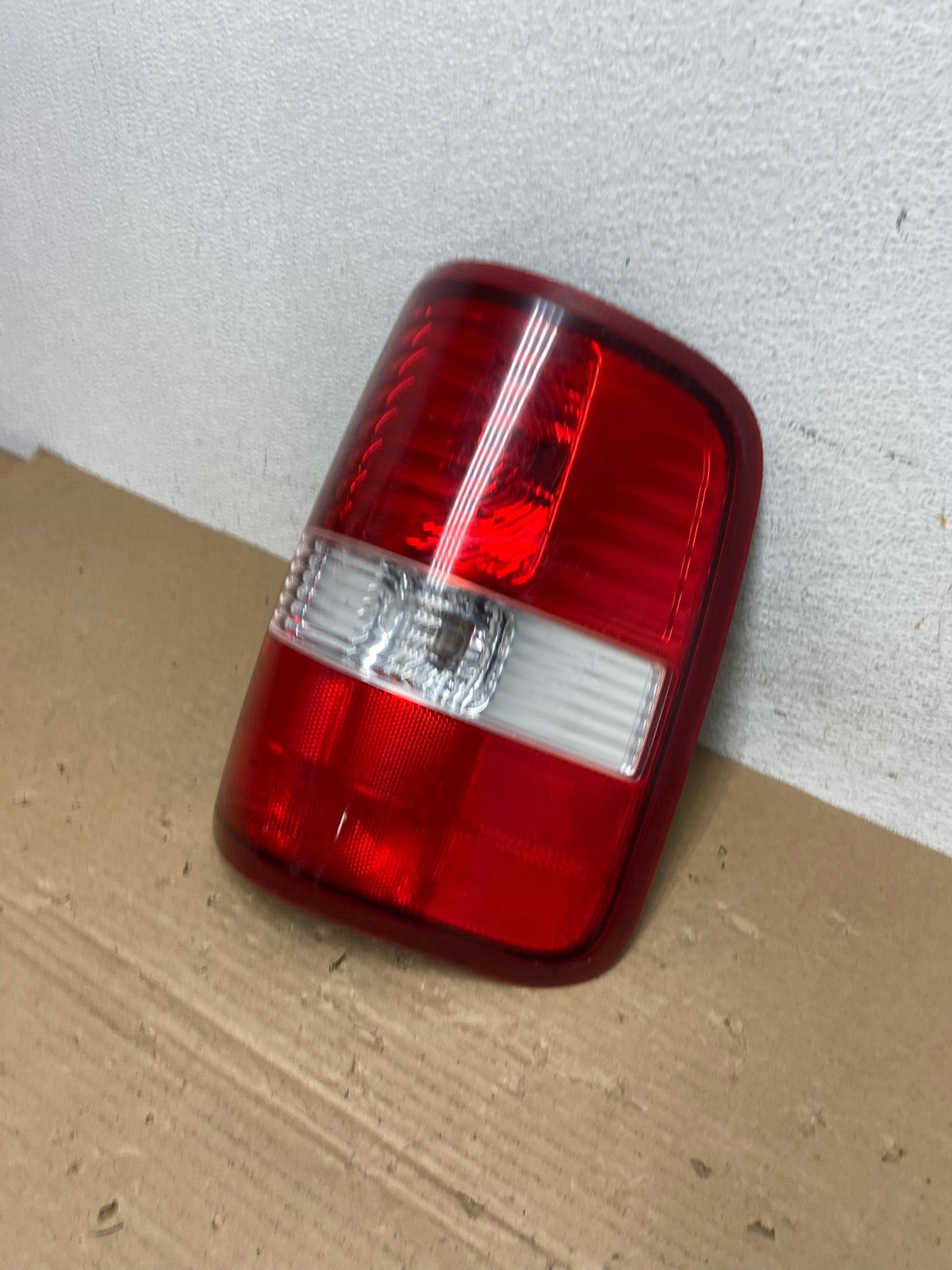 2004 to 2008 Ford F150 F-150 Right Passenger RH Side Tail Light AD3966 LK1