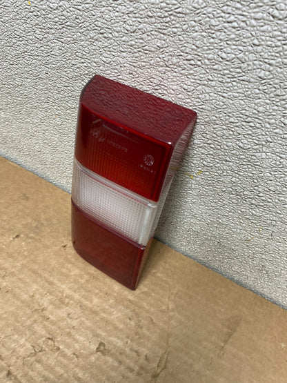 1993 to 1994 Volvo 850 SEDAN Left Driver Side Tail Light Inner Z3015 PS1