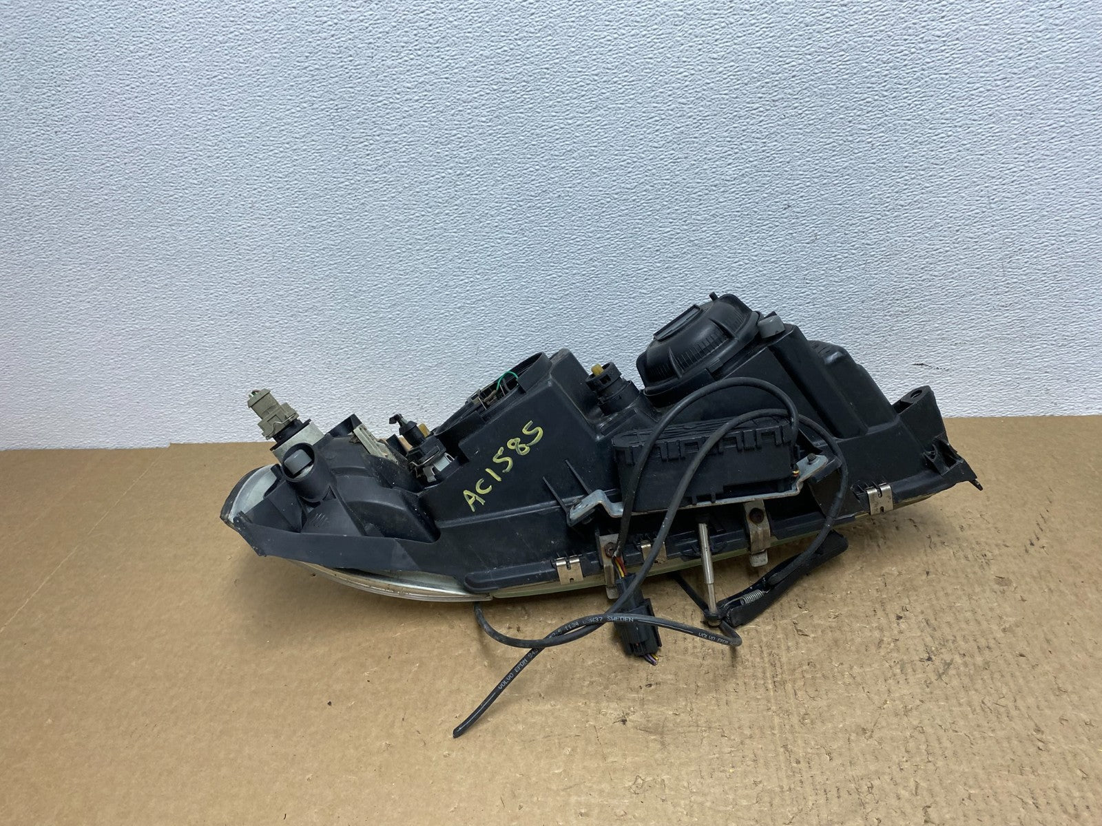 2004 2005 2006 Volvo S80 Left Driver LH Side Halogen Headlight Oem AC1585 DW7