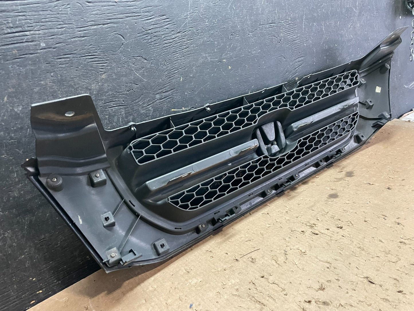 2003 2004 2005 Honda Pilot Front Upper Grill Grille Oem z5595 DG7