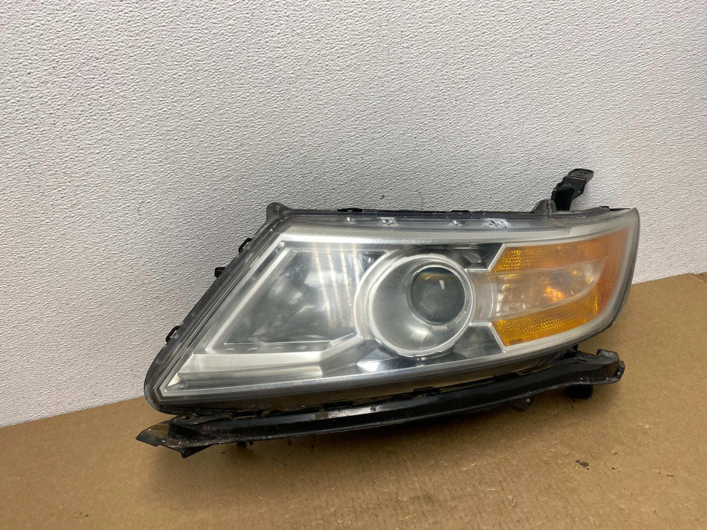 2011 to 2013 Honda Odyssey Front Left Driver LH Headlight Halogen AC1194 DW0