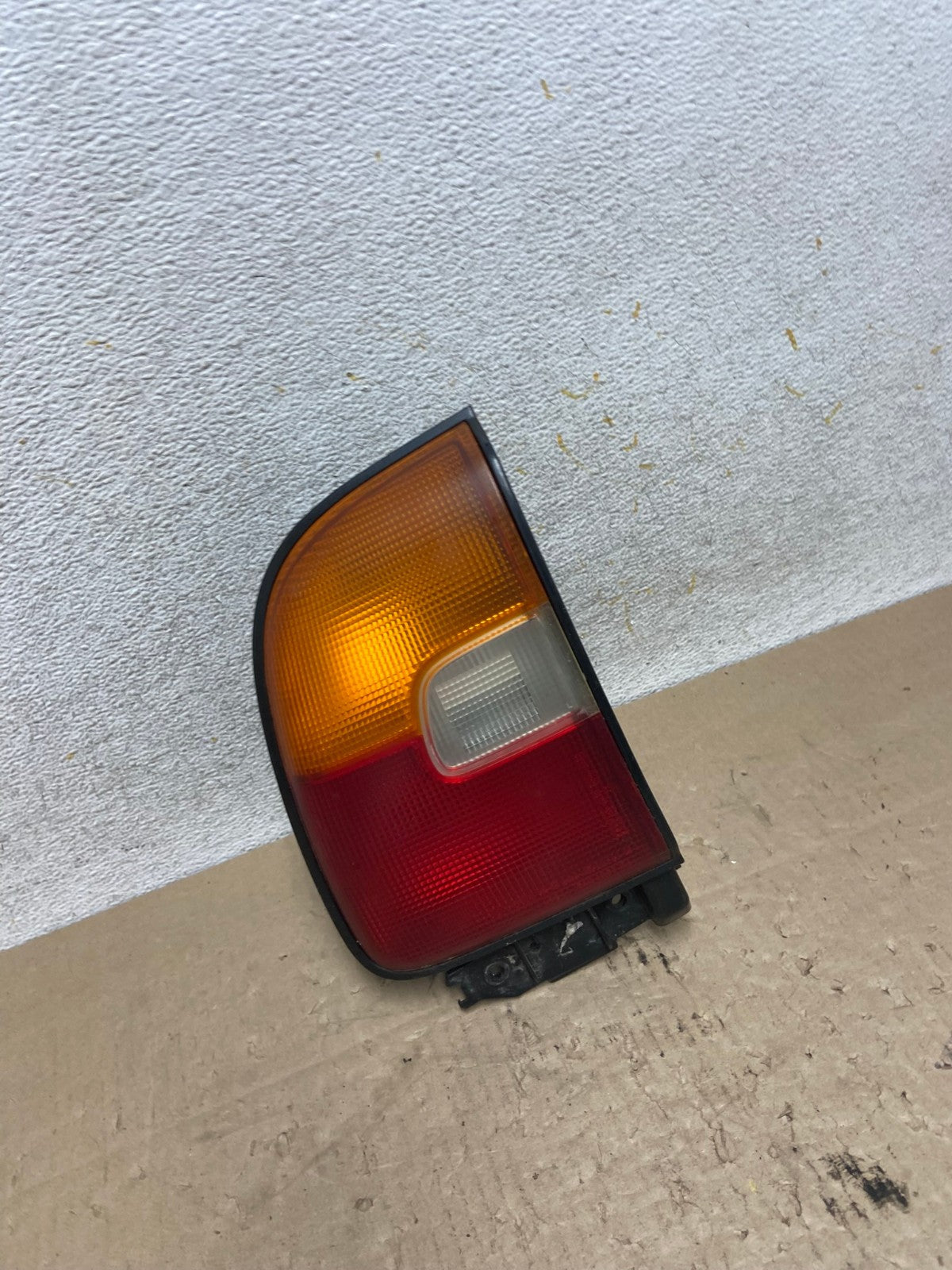 1996 - 1997 Toyota Rav4 Left Driver LH Side Tail Light AI2414 LK2