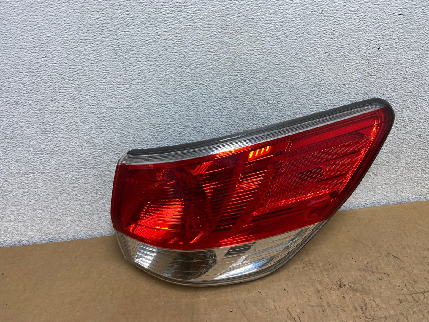 2013 to 2016 Nissan Pathfinder Passenger Right Side Tail Light AD0680 LK0