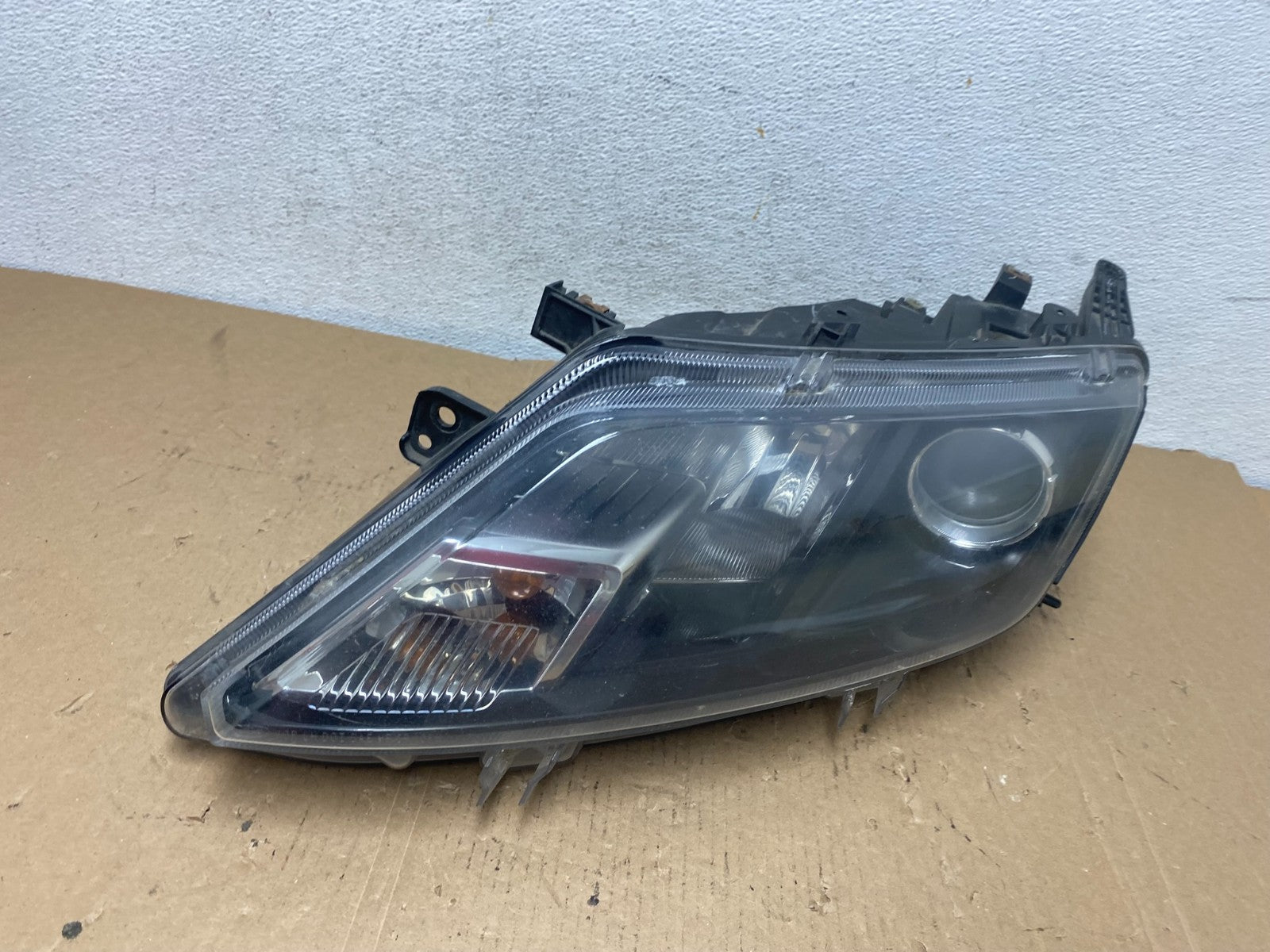 2010 2011 2012 Ford Fusion Left Driver LH Side Headlight Halogen AD8010 DW2
