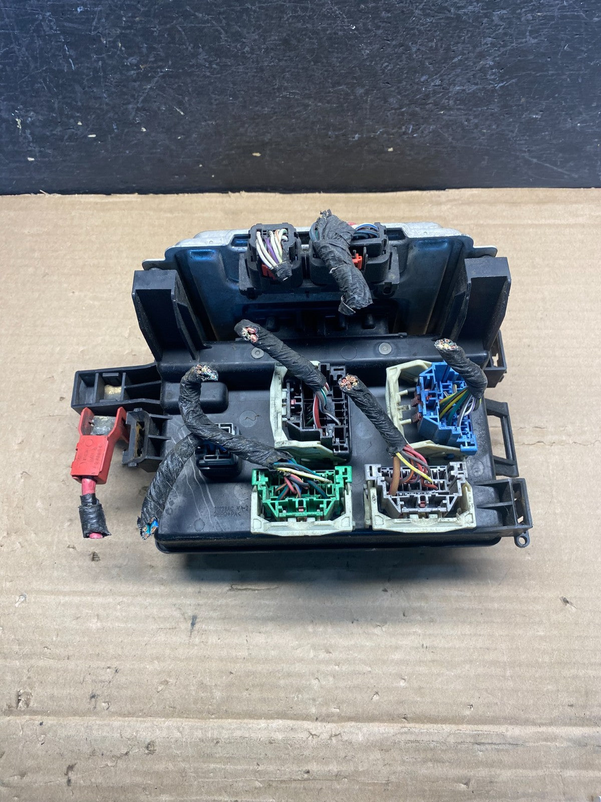 2006 2007 Chrysler 300 Totally Integrated Power Module Fuse Box TIPM AF4023 DW0