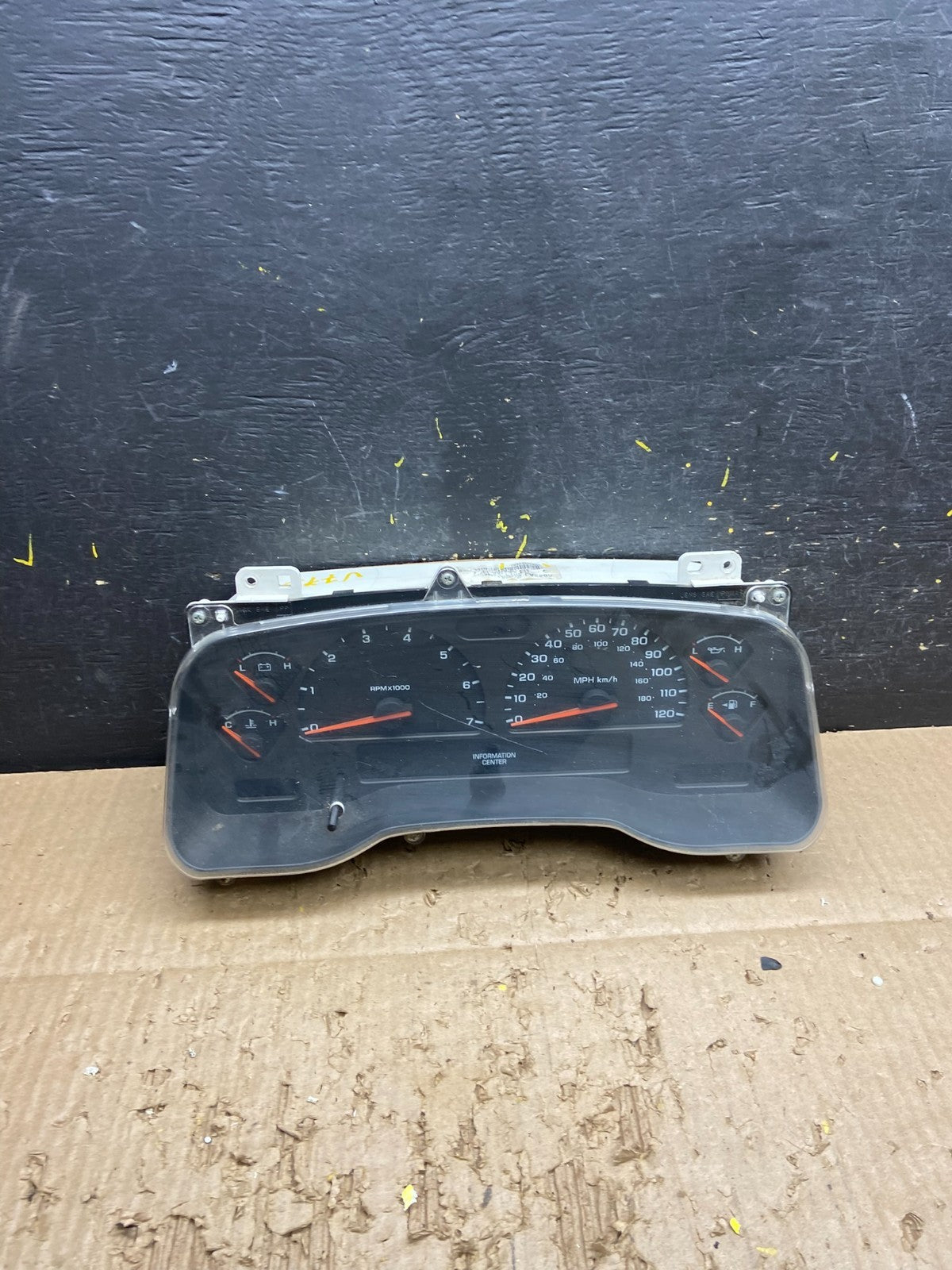 2004 Dodge Dakota Instrument Speedometer Gauge Cluster OEM V7753 DG0