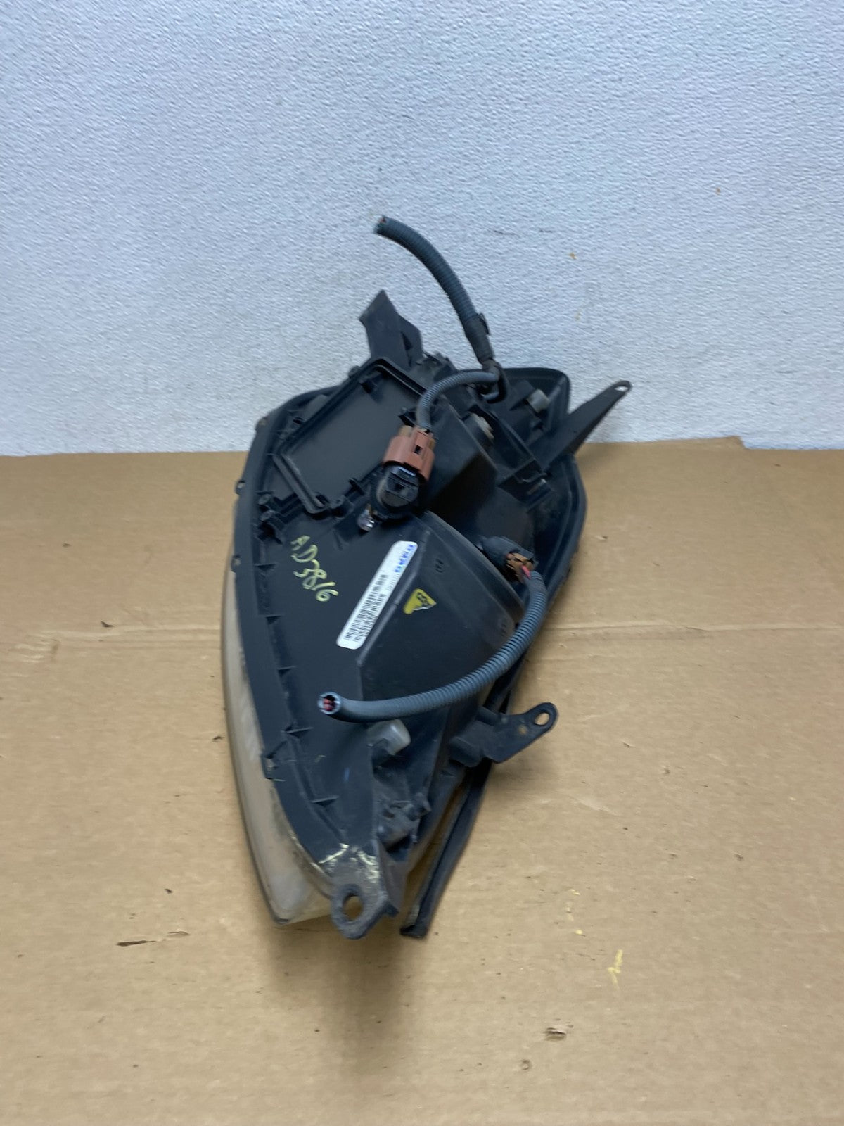 2004-2005 Toyota Sienna Left Driver LH Side Halogen Headlight DEPO AD3816 DW7