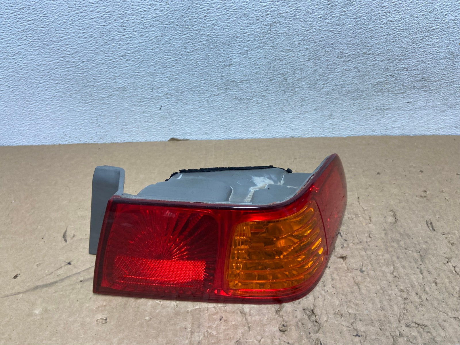 2000 to 2001 Toyota Camry Right Passenger Rh Tail Light AG1409 LK0