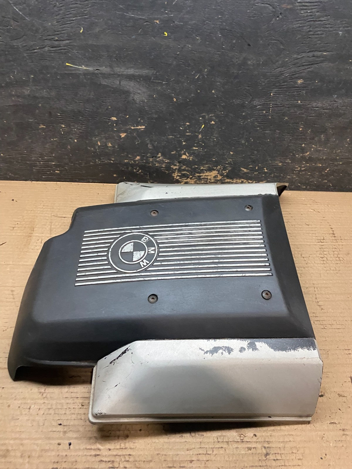 2003 BMW X5 V8 Engine Motor Top Cover Trim u8020 DG2