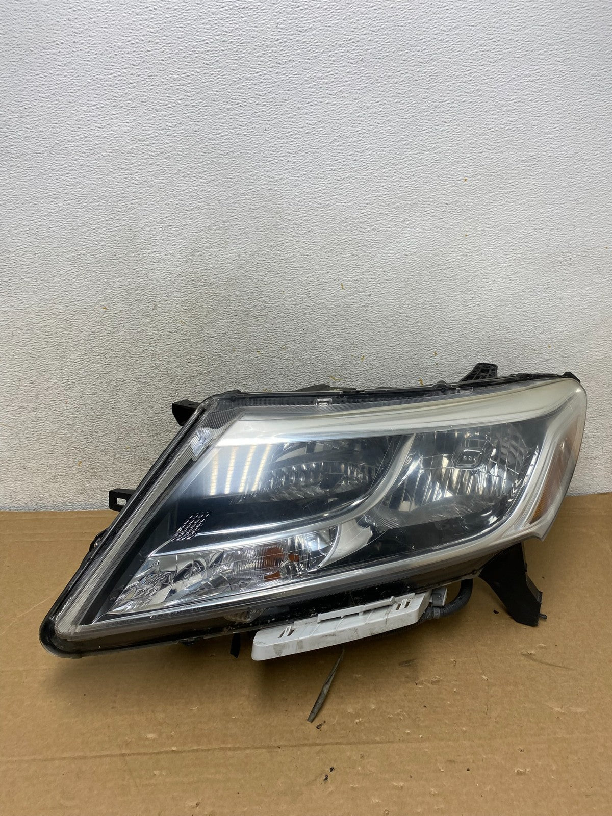 2013 - 2016 Nissan Pathfinder Left Driver LH Side Headlight Halogen AH8247 DW0