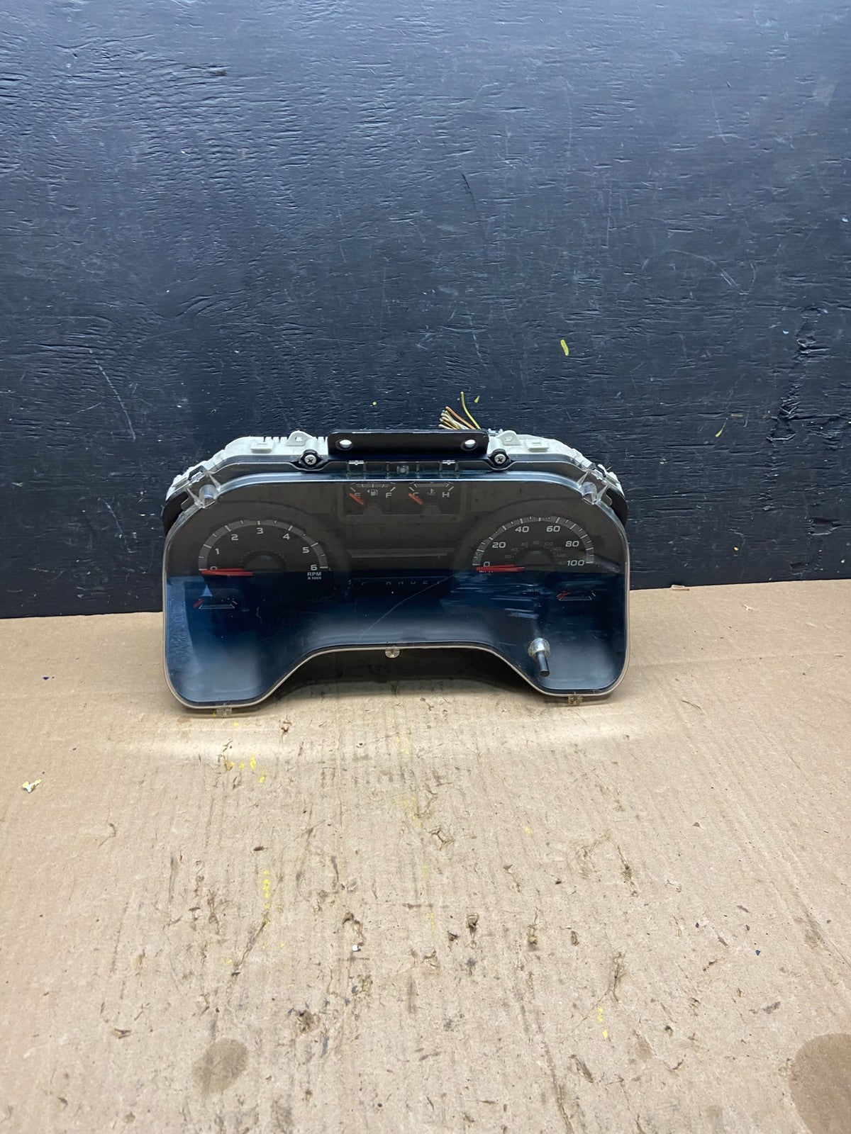 2011 to 2013 Ford E150 E250 E350 VAN Gauge Speedometer Cluster P7684 DG0