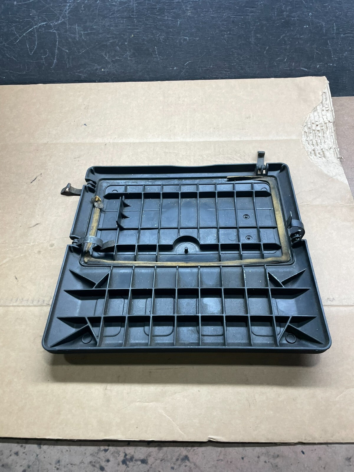 2008 to 2012 Ford Escape Engine Motor Cover Oem L3578 DG4