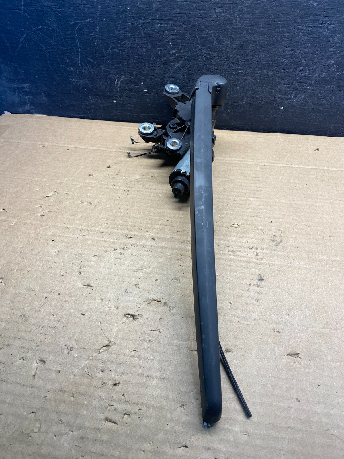 2007 to 2015 Audi Q7 Rear Windshield Washer Wiper Motor ae8220 DG2
