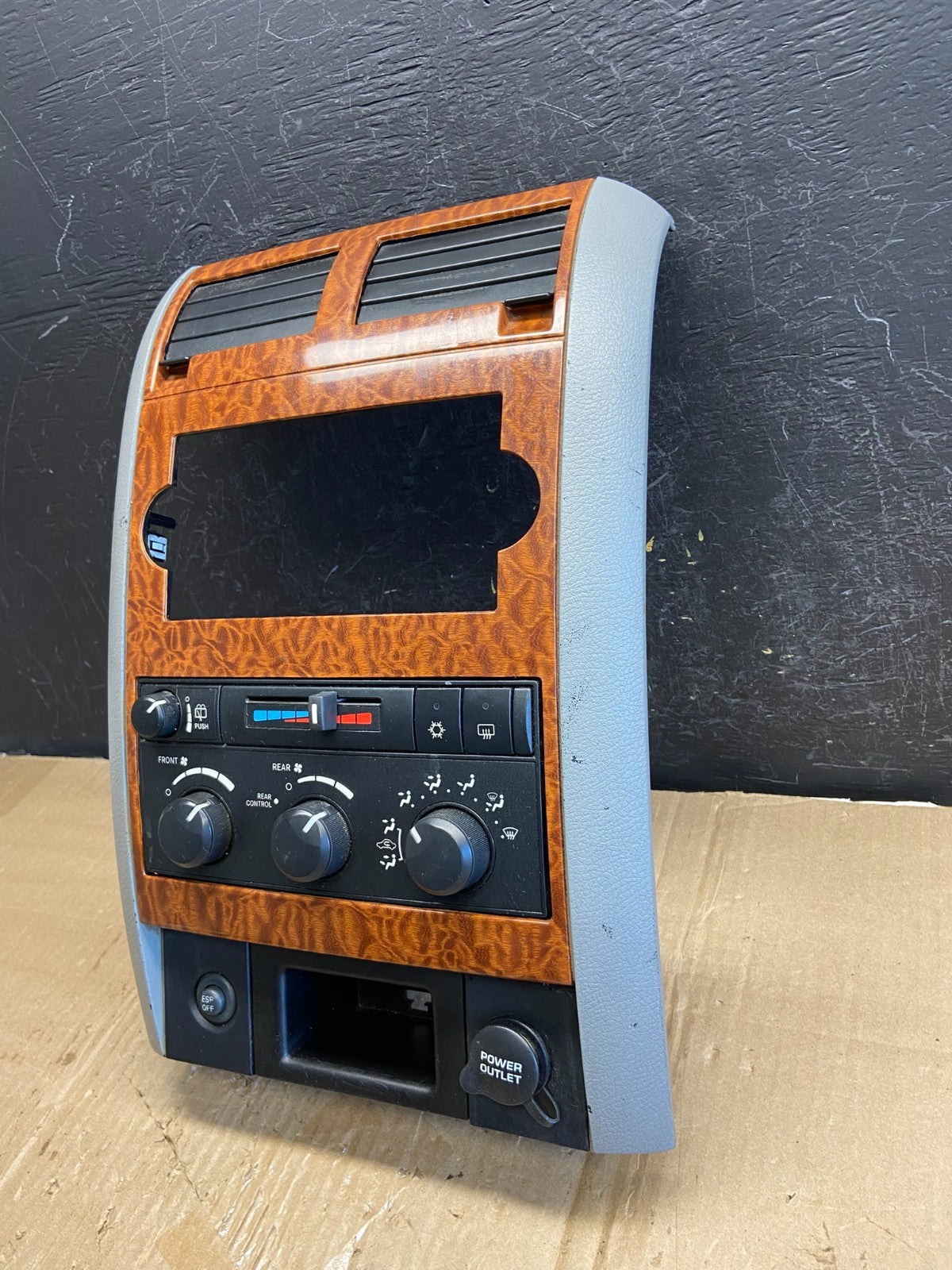 2005-2009 Dodge Durango Heat AC Climate Temp Control Radio Bezel AE1942 DG1