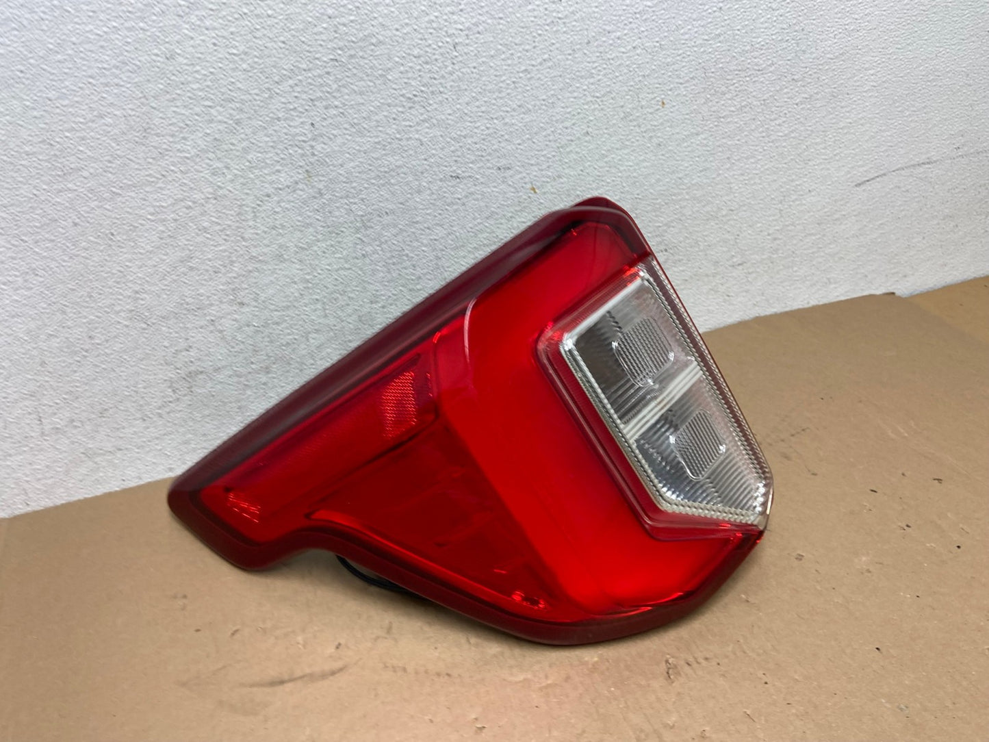 2020 2021 2022 2023 Ford Explorer Left Driver Lh Side Tail light AD6424 LK2
