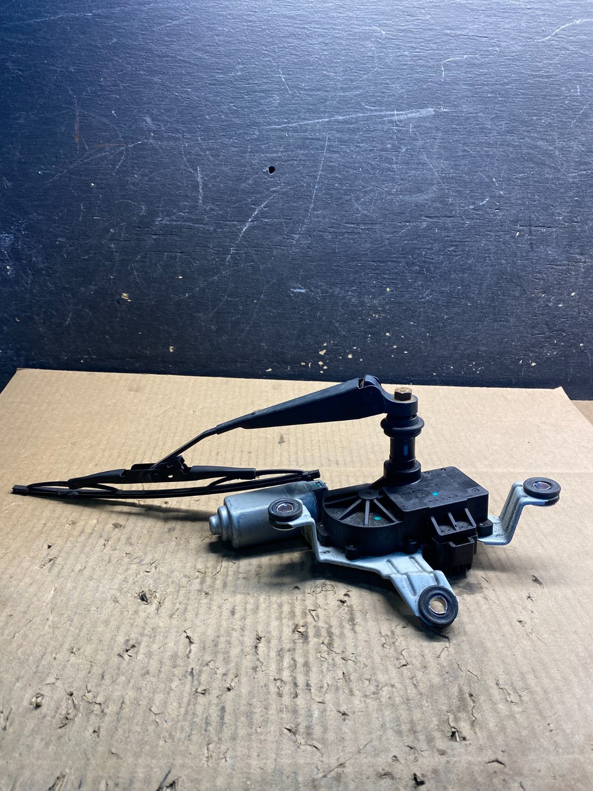 2010 to 2016 Cadillac SRX Rear Windshield Washer Wiper Motor Z4822 DG1