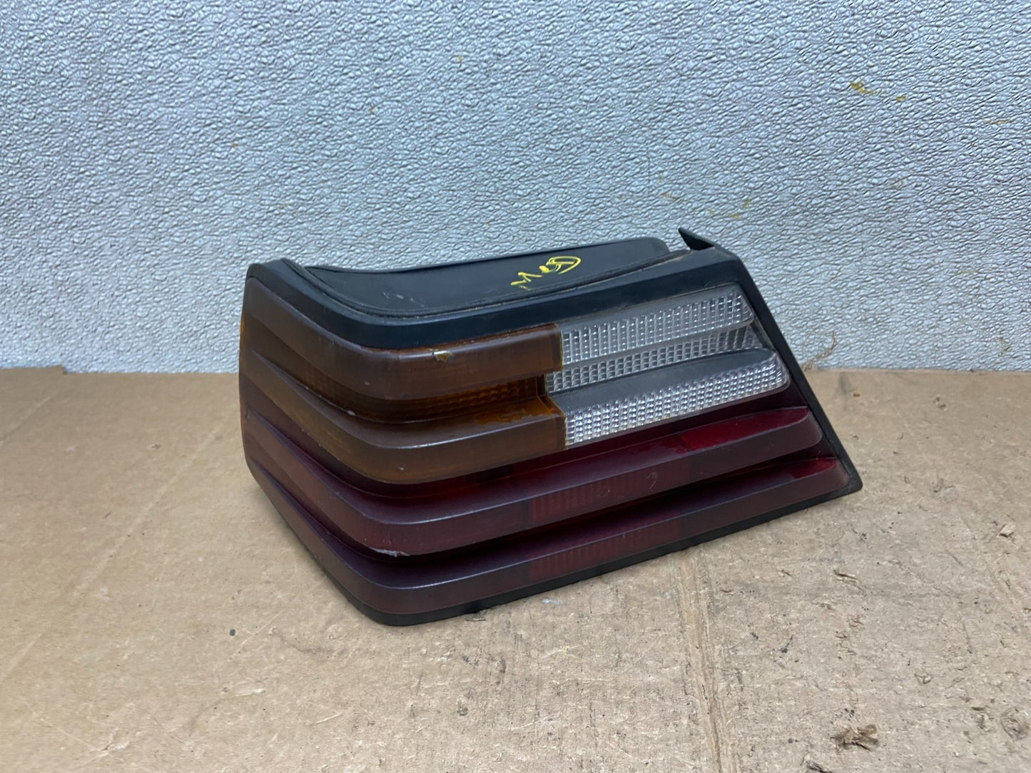1994 to 1995 Mercedes E Class W124  Left Driver LH Side Tail Light AA4080 DW0