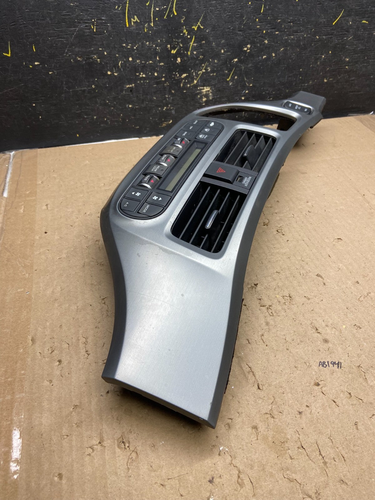 2005 to 2010 Honda Odyssey  Radio Climate Control Dash Trim Bezel AB5445 DG2