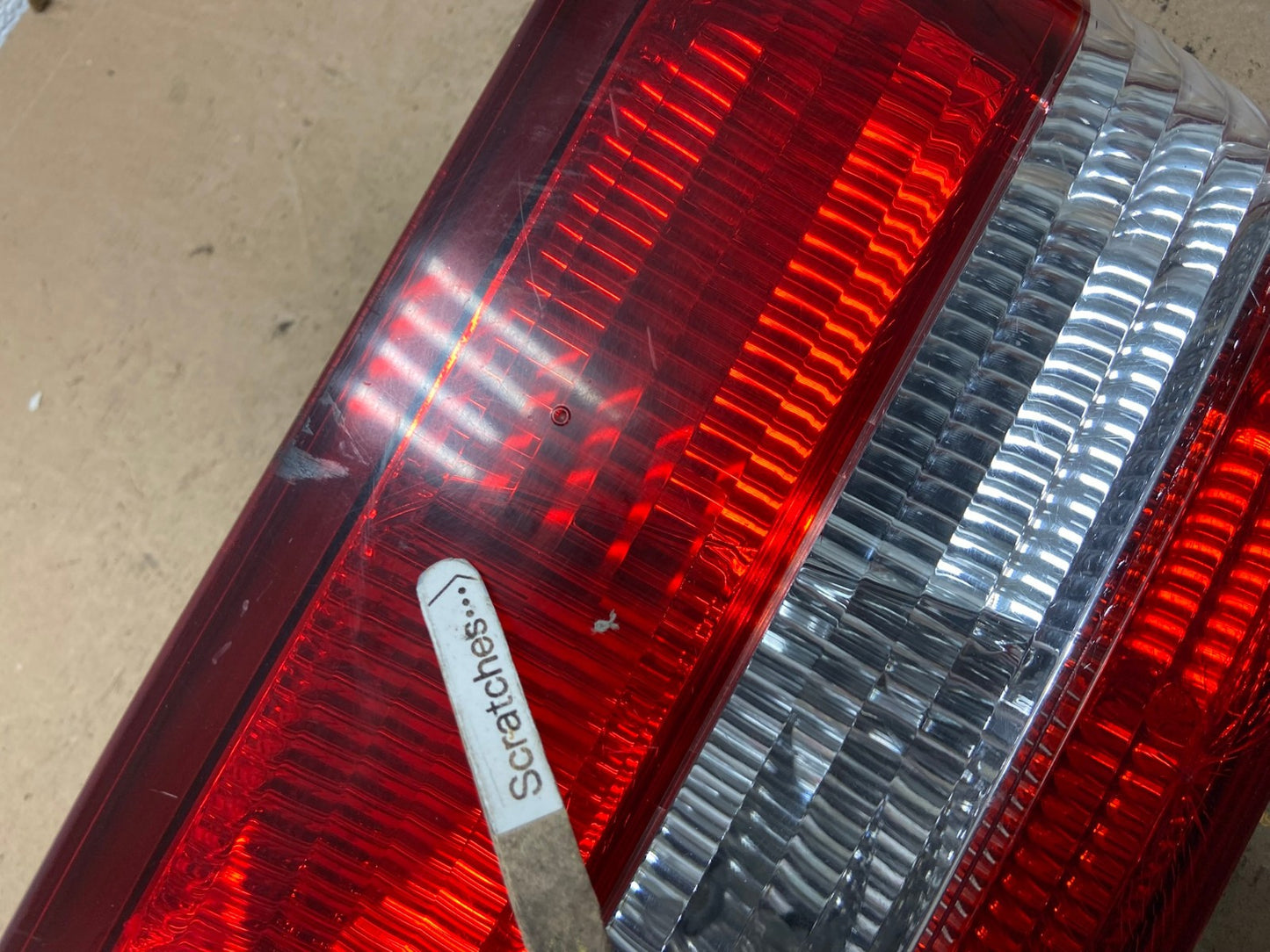 2000 2001 Lexus ES300 Inner Left Driver LH Side Tail Light AF4778 LK3