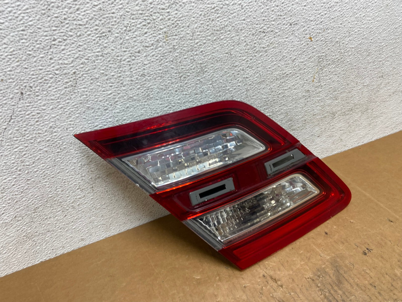 2013 to 2018 Ford Taurus Left Driver Lh Side Tail Light Inner AE2698 LK2