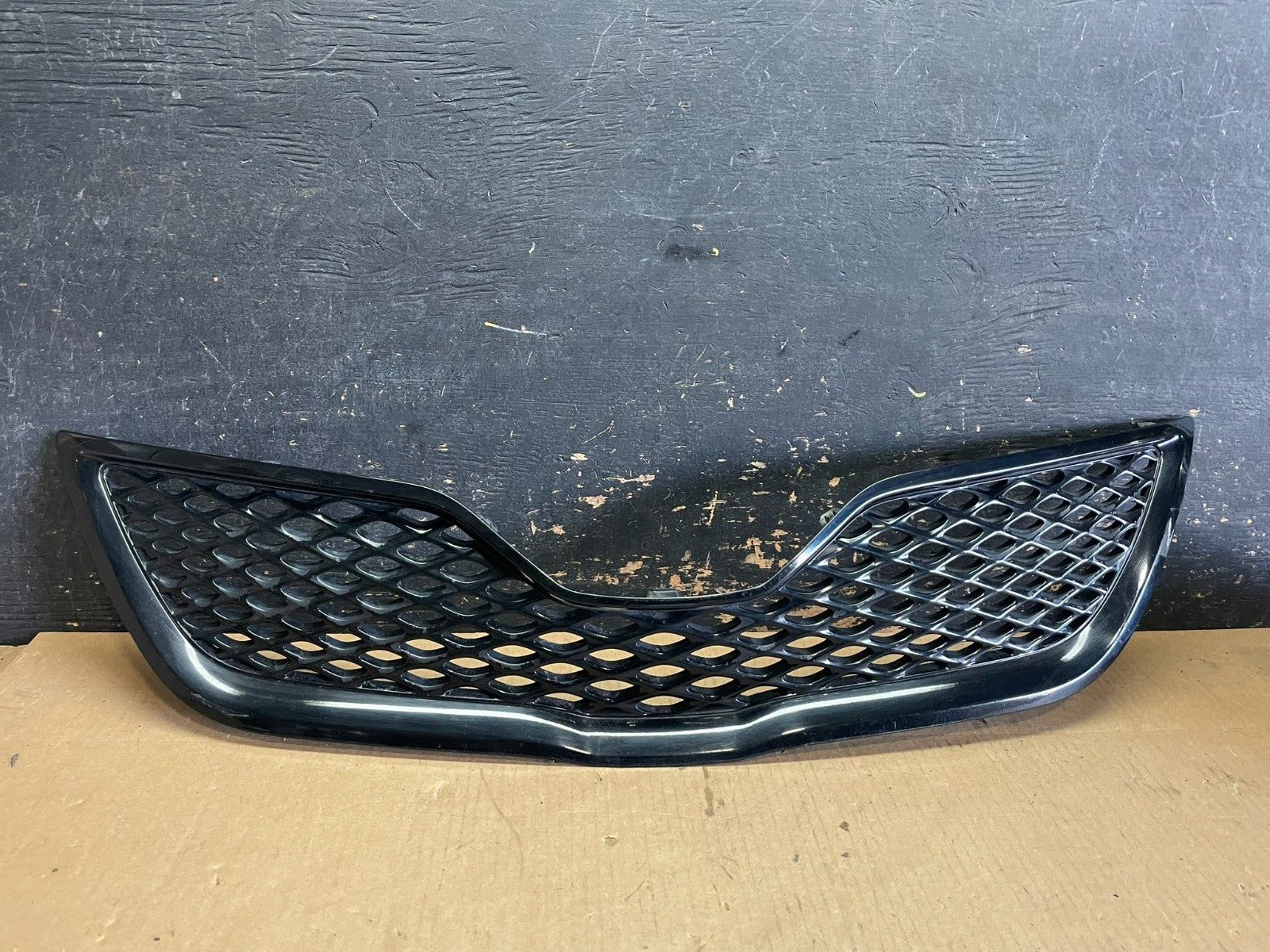 2010 to 2011 Toyota Camry Front Upper Grill Grille AA2264 DG0