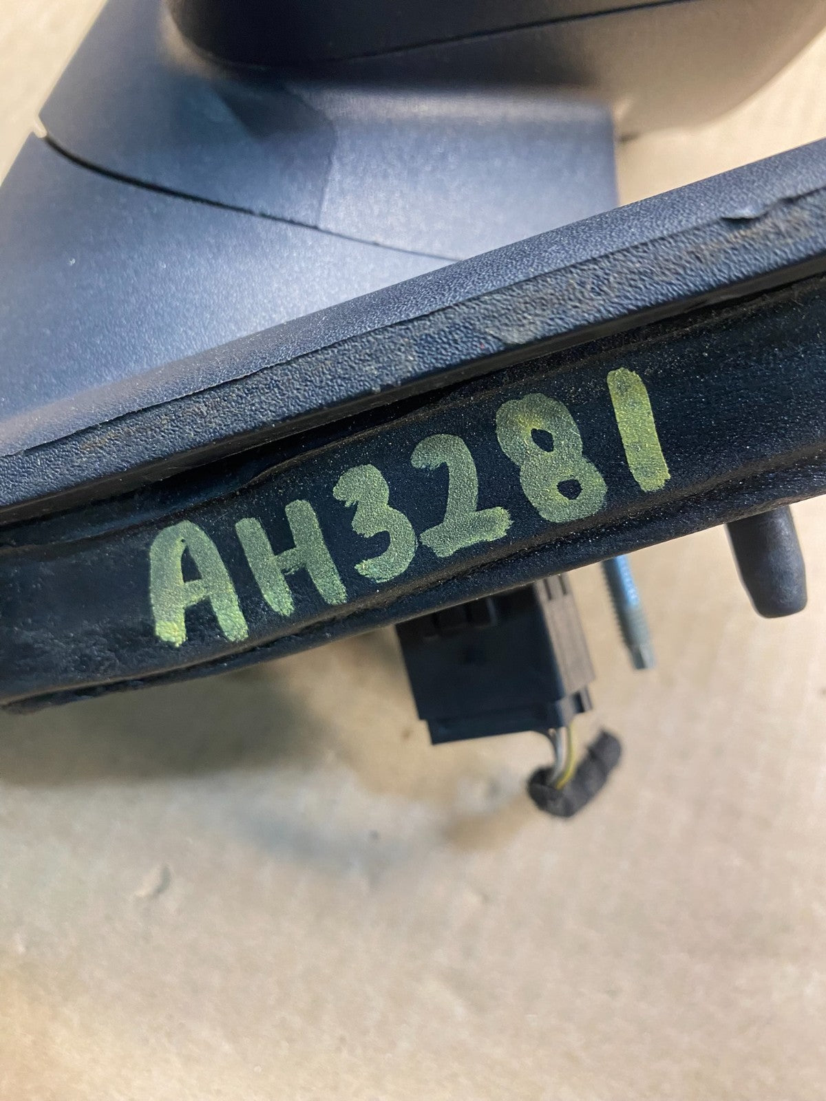 2010 to 2018 Ford Taurus Right Passenger View Door Mirror AH3281 DG12