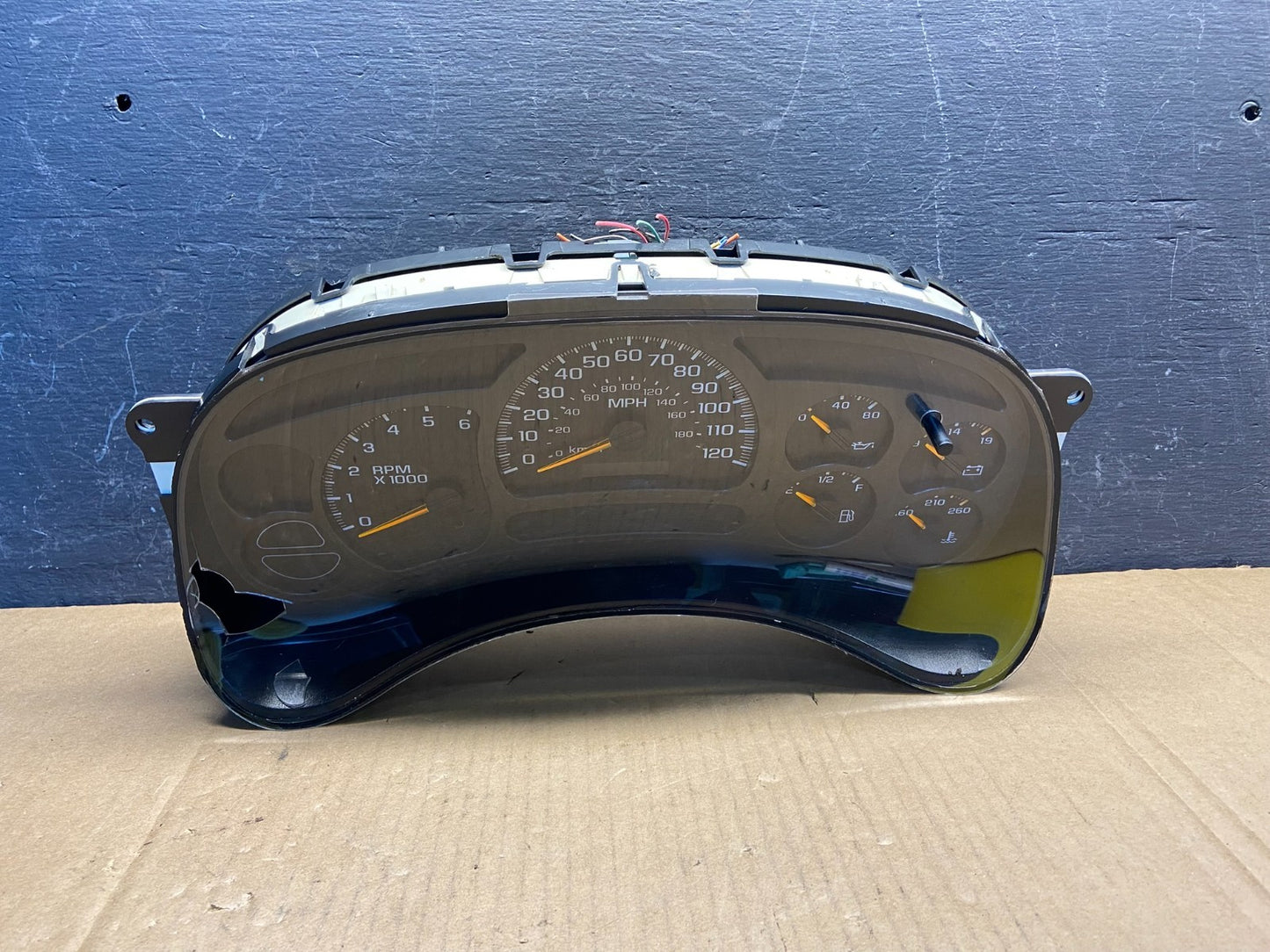 2003 to 2005 Chevrolet Tahoe Speedometer Instrument Cluster AF94680