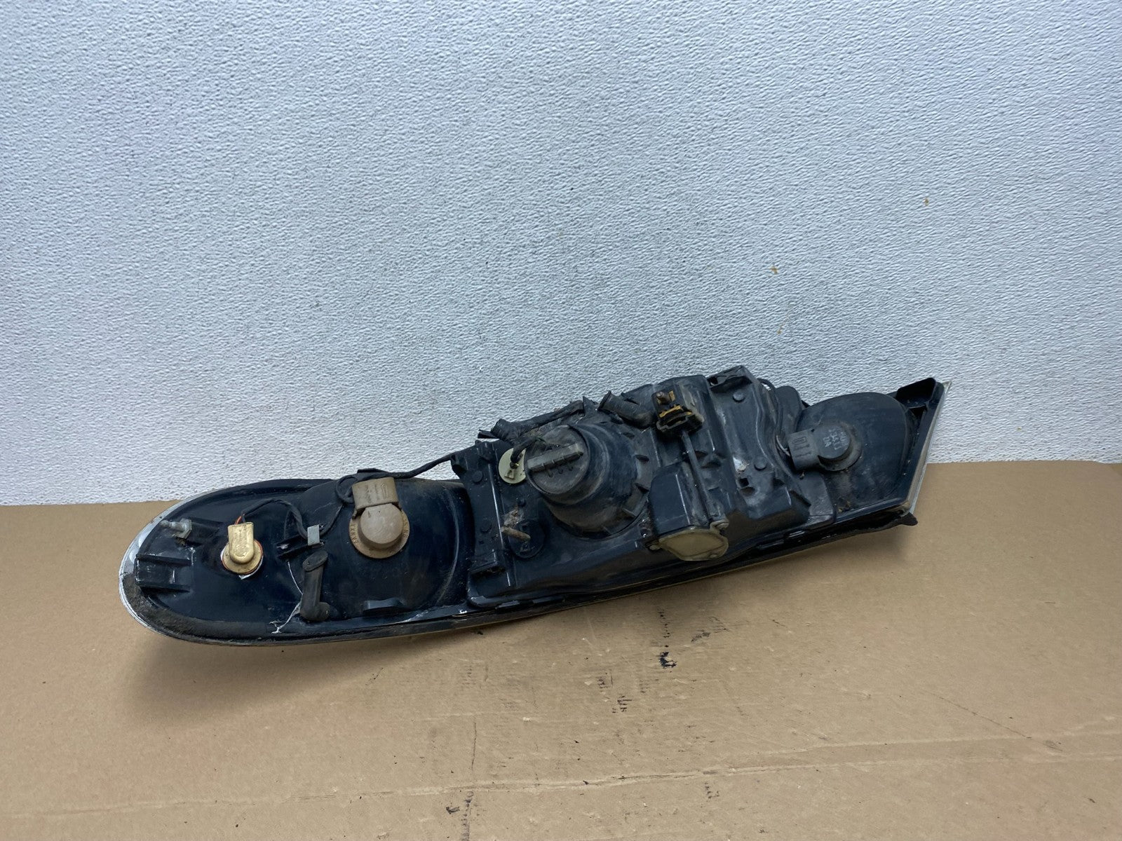 1999 to 2002 Lincoln Continental Right Passenger Rh Side Headlight AF4409 DW6