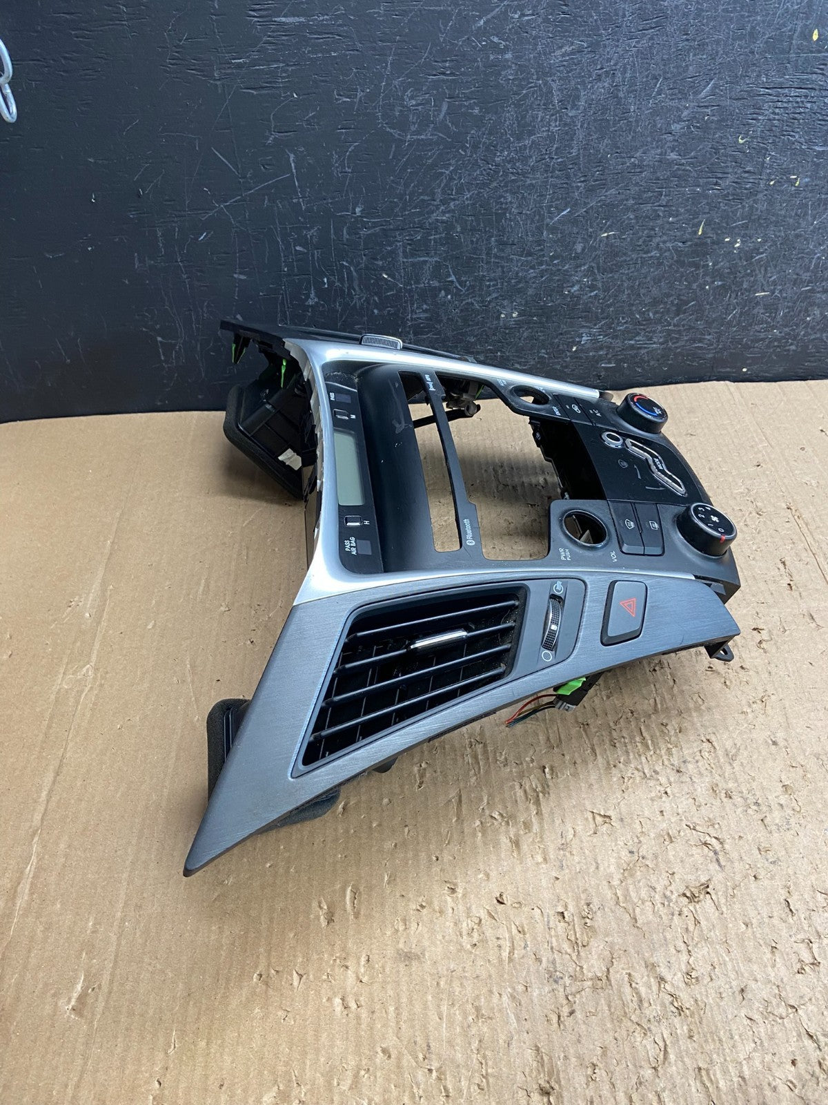 2011 - 2014 Hyundai Sonata Center Radio Climate Control Air Vent Bezel AF1462 DG1