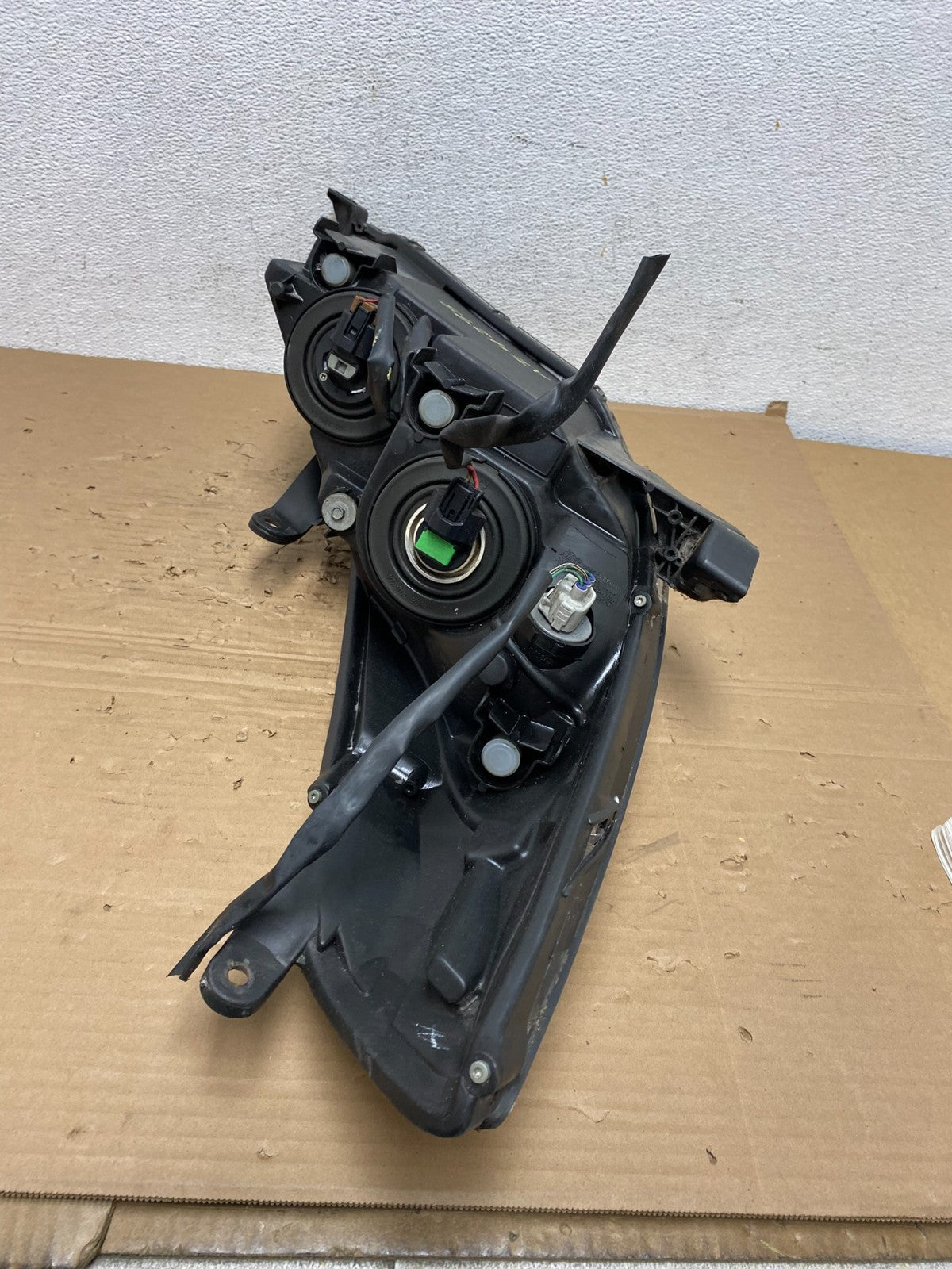 2004 2005 2006 Toyota Solara Halogen Headlight Left Driver Lh Side AD4298 DW9