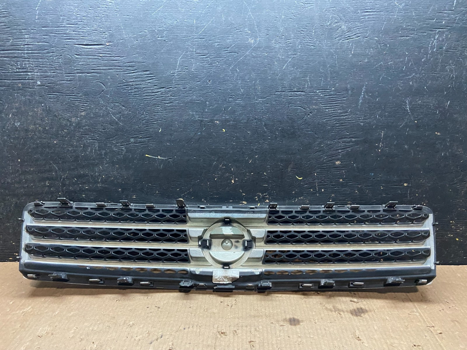 2009 to 2011 Nissan Maxima Front Upper Grill Grille 62070-9N00A Z3220 DG4