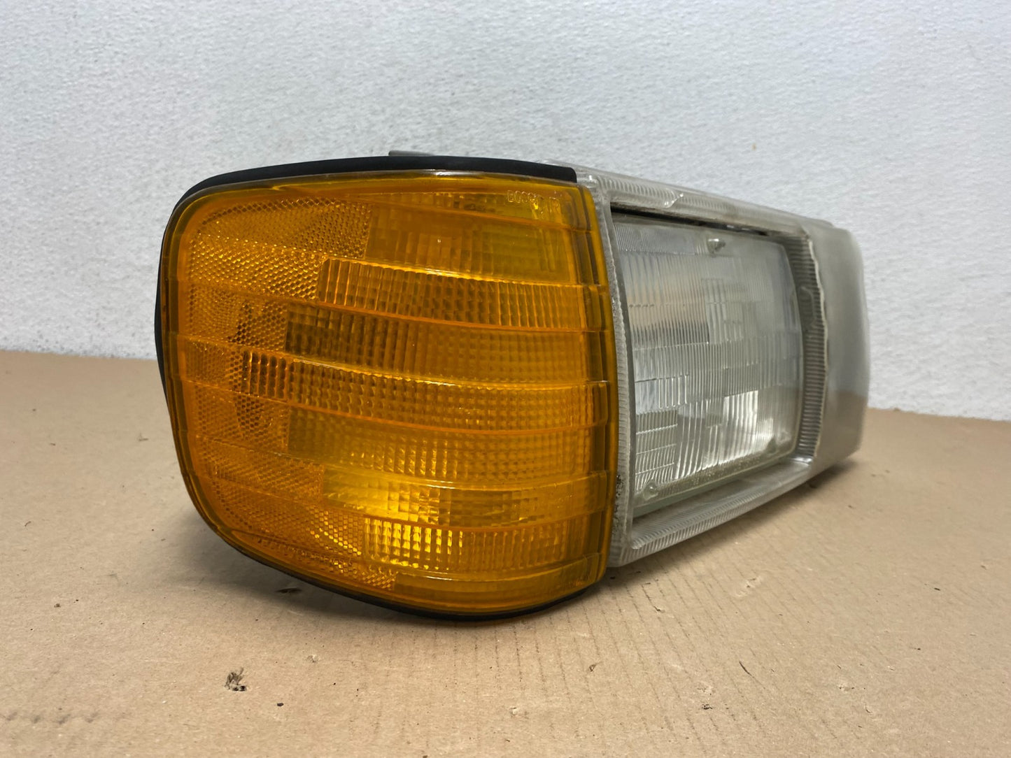 1986 to 1991 Mercedes-benz W126 Right RH Side Halogen Headlight AF3053 DW2