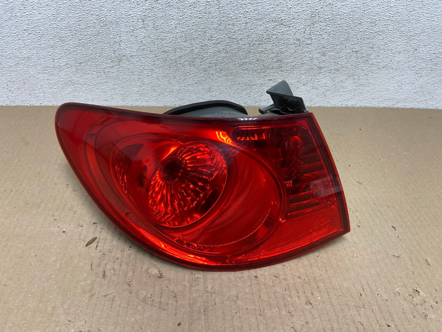 2007 to 2010 Hyundai Elantra Sedan Left Driver Side Tail Light AE9721 LK0