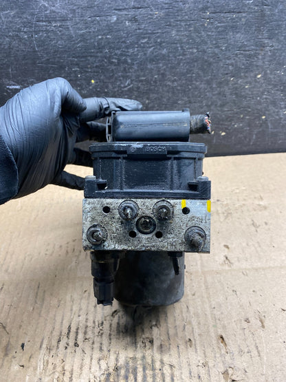 1999 - 2003 BMW 740i 750i ABS Anti-Lock Brake Pump 6755739 OEM U8919 PS2