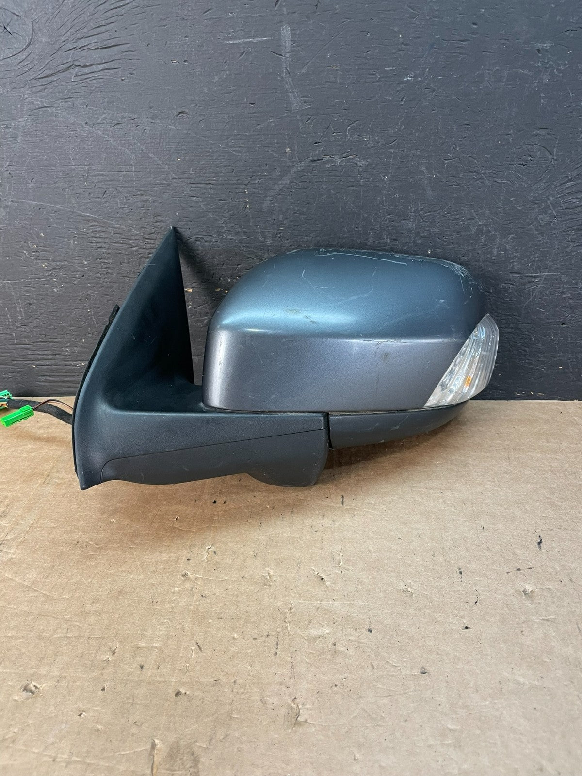 2007 to 2014 Volvo XC90 Left Driver View Door Trn Signal Mirror AE8506 DW0