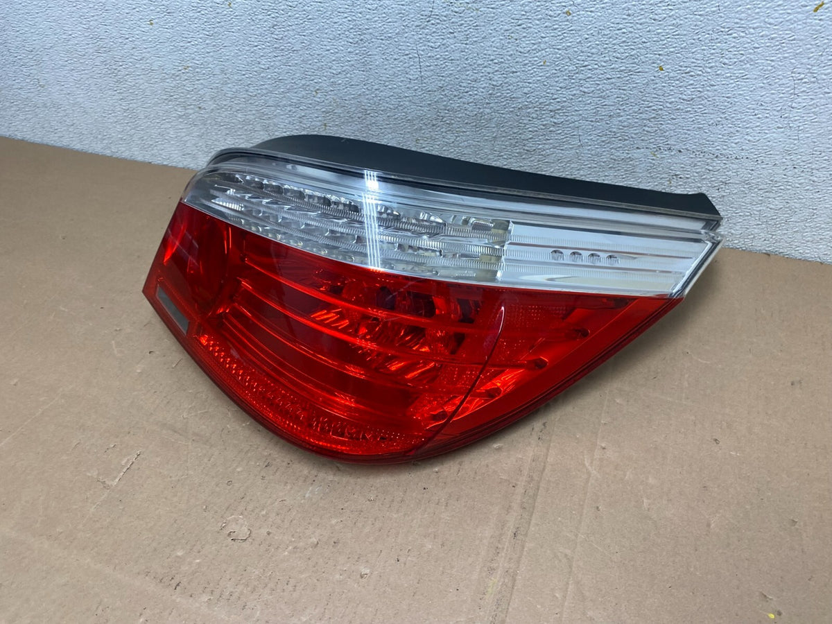 2008 2009 2010 BMW 5 525i 530i Right Passenger Rh Tail Side Light M0392 DW1